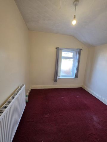 4 bedroom terraced house to rent - Photo 5