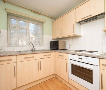 2 bedroom end of terrace house to rent - Photo 3
