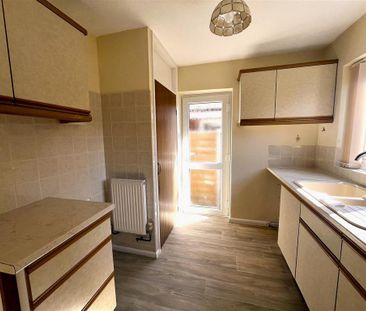 2 bedroom detached bungalow to rent - Photo 5