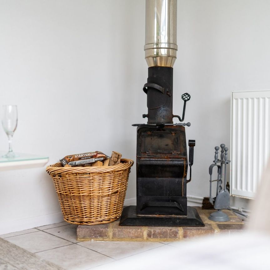 Wisteria House - Photo 1