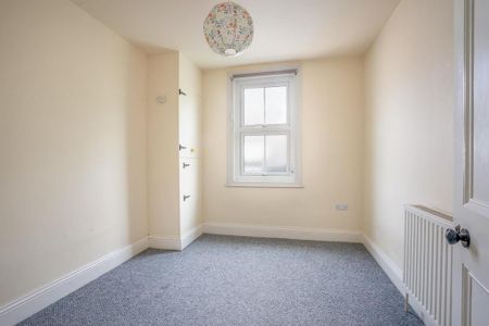 3 bedroom terraced house to rent - Photo 4