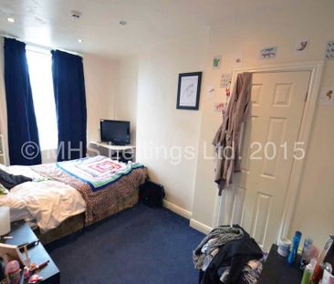 3 Bedroom Mid Terraced House for rent in Talbot Mount - Photo 4