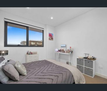 Beautiful 2 Bedroom Apartment - Great Location! - Photo 2