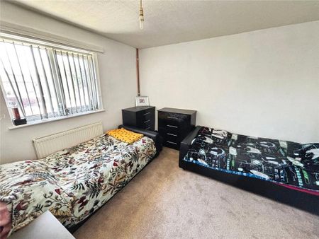 2 bedroom semi-detached house to rent - Photo 5