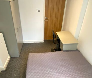 Headingley Mount, Headingley, Leeds, LS6 3EW - Photo 3
