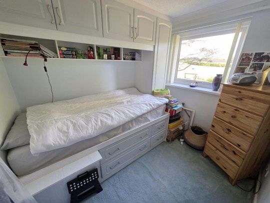 3 bedroom end of terrace house to rent - Photo 1