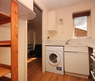 1 bedroom flat to rent - Photo 4
