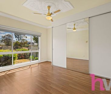 Conveniently located Family Home with Spacious Backyard! - Photo 2