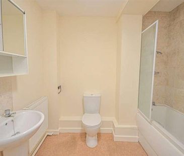 County Road, Swindon, Wiltshire, SN1 - Photo 1