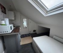 1 bed Shared House for Rent - Photo 2
