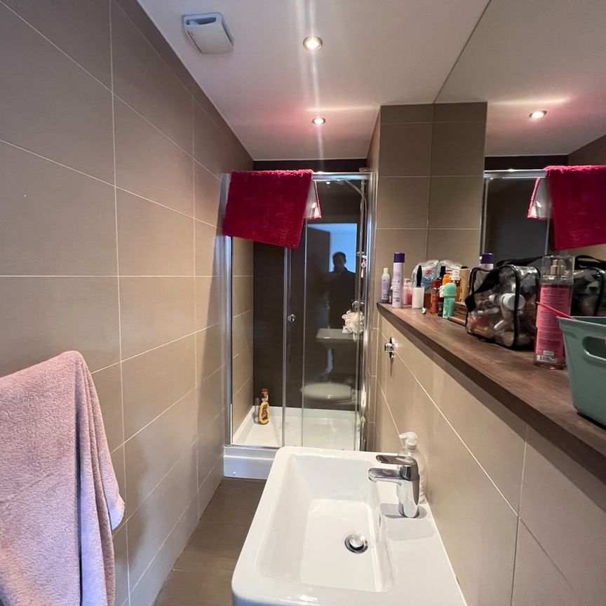 2 Bed Flat, The Riverside, M5 - Photo 1