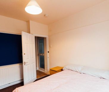 1 bedroom in a house share to rent - Photo 6