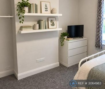 4 bedroom terraced house to rent - Photo 3