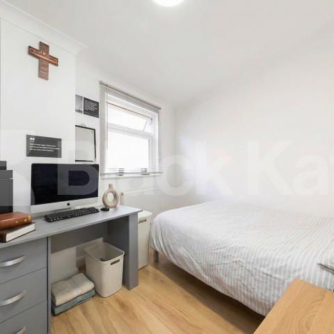 A well-presented two-bedroom property available to rent on Burnley Road, Dollis Hill - Photo 1