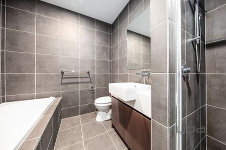 MODERN TOWNHOUSE WITH ALL YOU NEED! - Photo 4