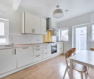 4 bedroom detached house to rent - Photo 6