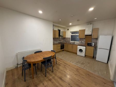 3 Bed Flat, Upper Clapton Road, E5 - Photo 5