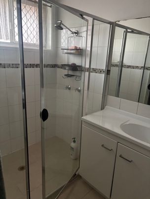 Surfers Paradise - Photo 1