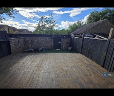 3 bedroom semi-detached house to rent - Photo 6