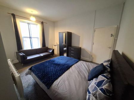 1 bedroom in a house share to rent - Photo 5