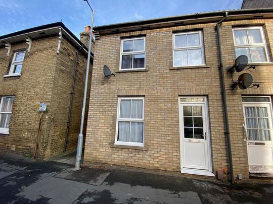 1 bedroom ground floor flat to rent - Photo 1