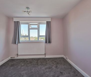 3 Bed Flat, Upper Richmond Road, SW15 - Photo 5