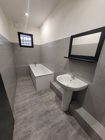 Location Maison 5 pièces 95m² CARVIN 62220 - Photo 3