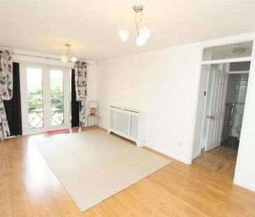Chestwood Grove, Uxbridge, UB10 - Photo 2