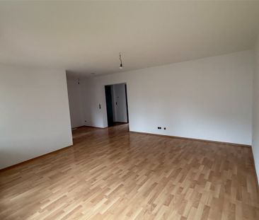 Zen­tra­le, teil­re­no­vier­te Woh­nung mit EBK in Wein­gar­ten zu ... - Foto 2