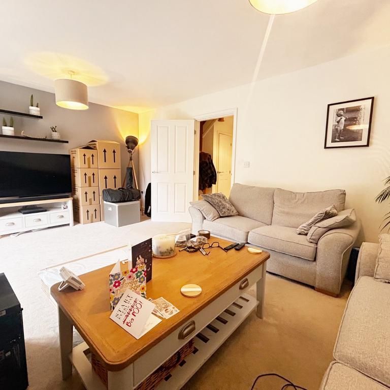 4 bedroom detached house to rent - Photo 1