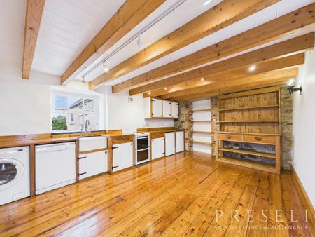 2 bedroom semi-detached house to rent - Photo 5