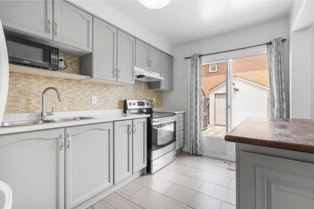 For Lease - 6865 Dillingwood Drive, Mississauga, Ontario - Photo 4