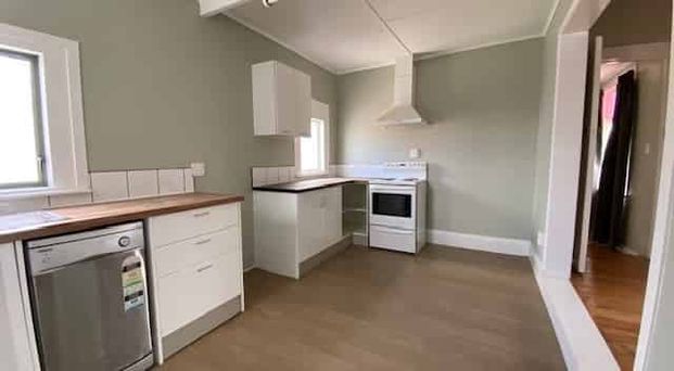 Avenue Road West,Hastings Central - Photo 1