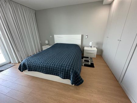 Semi-new 2 bedroom flat in the city centre! - Photo 4