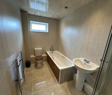 3 bedroom flat to rent - Photo 6