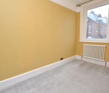 4 bedroom semi-detached house to rent - Photo 6