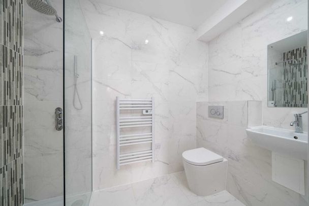 High Street - Photo 1