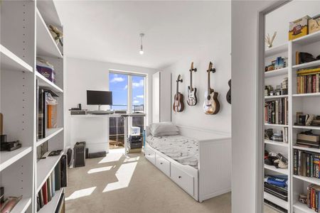 A contemporary two bedroom apartment to rent in a modern development in Kensal Rise boasting City skyline views. - Photo 2