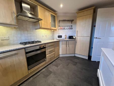 2 bedroom flat to rent - Photo 5