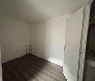 Location Appartement 1 pièce 16m² ANGOULEME 16000 - Photo 2