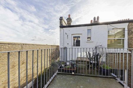 3 bedroom flat to rent - Photo 3