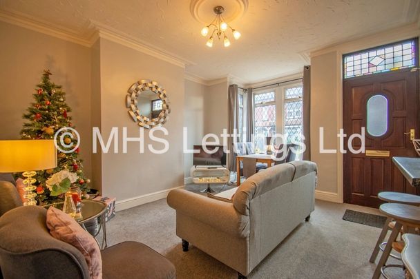 4 Bedroom Mid Terraced House for rent in Morris Grove - Photo 1