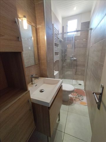 2 pièces - Meublé - 30,01 m² - 4ème étage - Colocation non autorisée - Photo 3