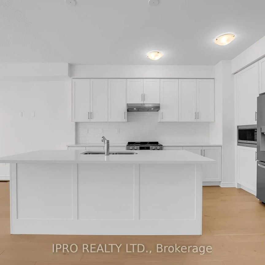 Condo Townhouse For Lease | W9253904 - Photo 1