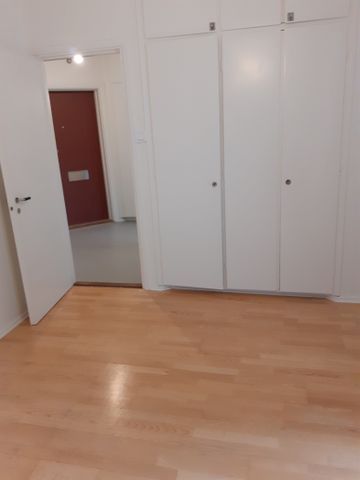 Hauptvägen, Farsta - Photo 3