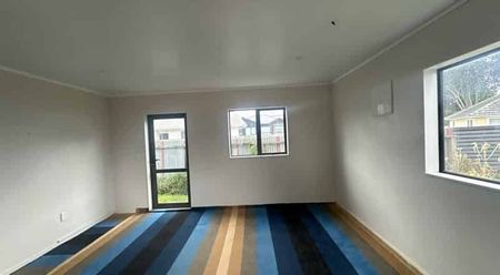 Home in the West - Photo 2