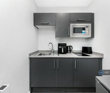 Studio to rent - Photo 4