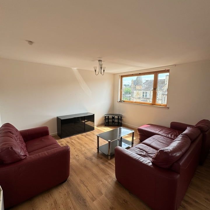 2 Bed Flat, Main Street, G72 - Photo 1