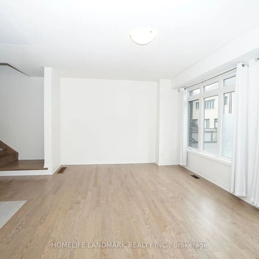 Condo Townhouse For Lease | N9246880 - Photo 1