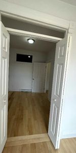 Magnifique 4½ près du Parc Olympique 1750$ par mois Idéal pour petite famille, étudiants ou jeunes professionnels - Photo 4